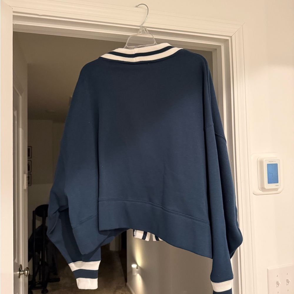 Nike Women's Cropped Cardigan NWT sold - Picture 4 of 5